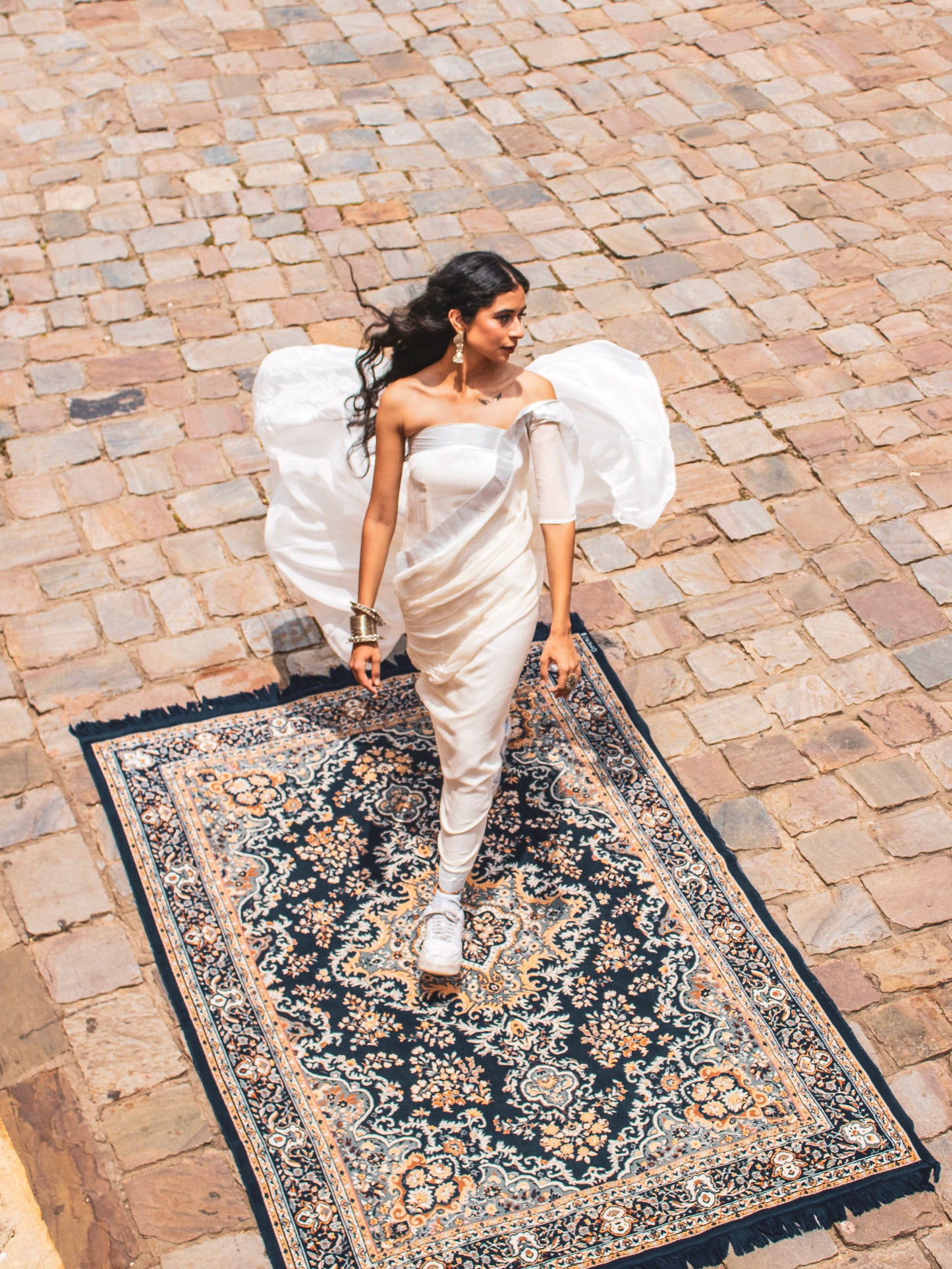 short saree, short, sarees, india, modern sarees, modern ethnic wear, black, white , social conscious , bollywood,