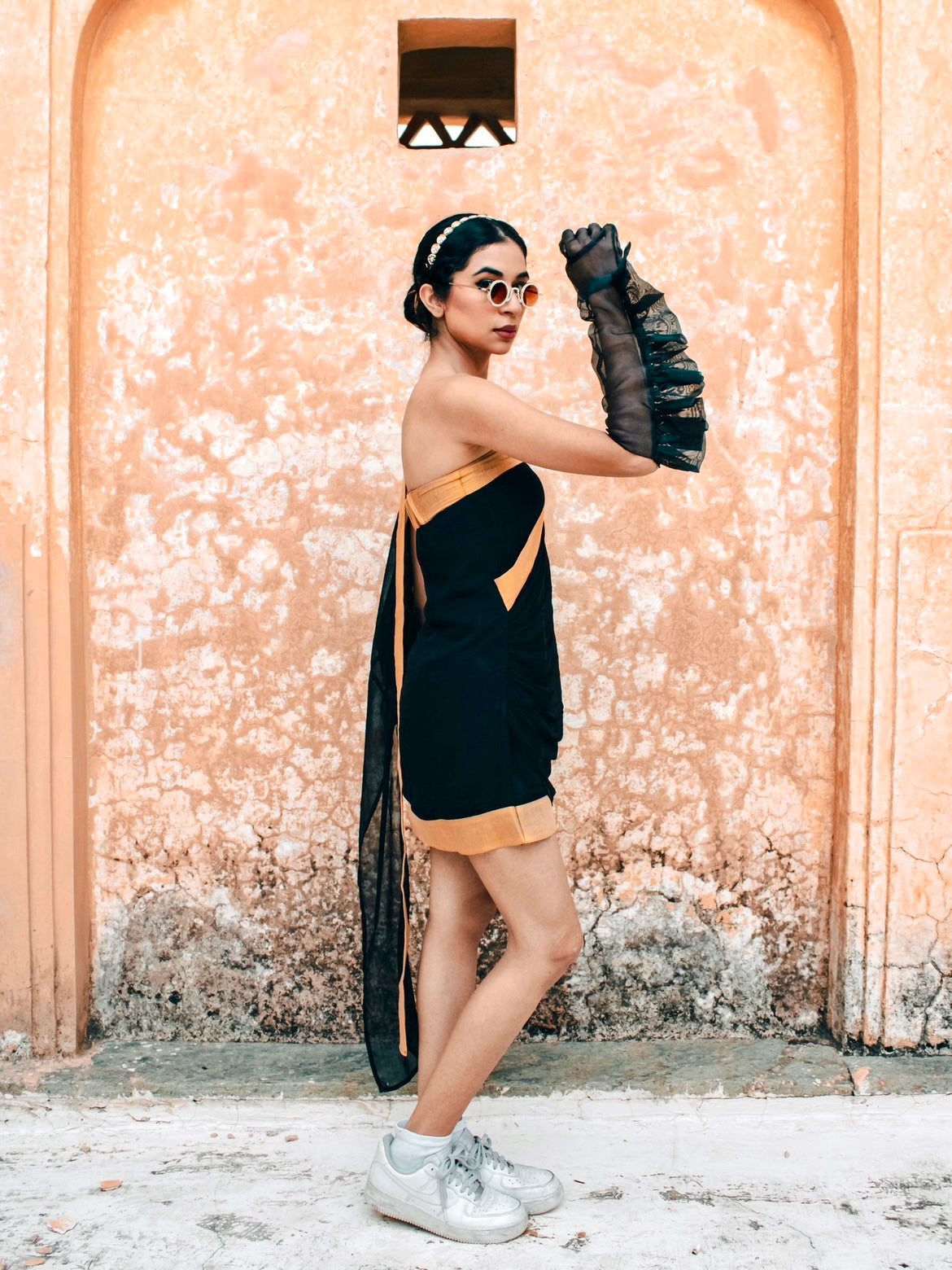 short saree, short, sarees, india, modern sarees, modern ethnic wear, black, white , social conscious , bollywood,