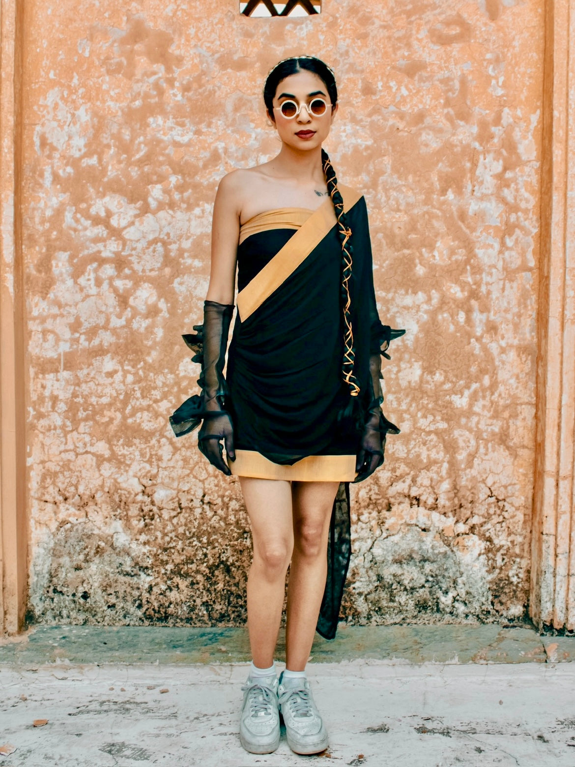 short saree, short, sarees, india, modern sarees, modern ethnic wear, black, white , social conscious , bollywood,